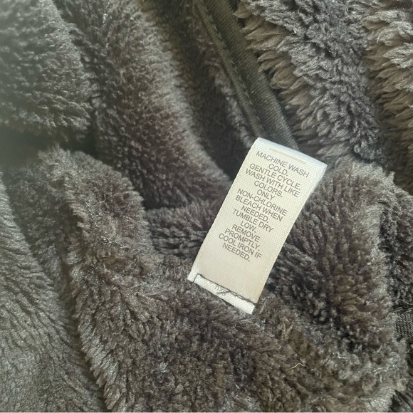 Black faux fur look zippered Vest jacket with pockets size Large - Picture 9 of 9